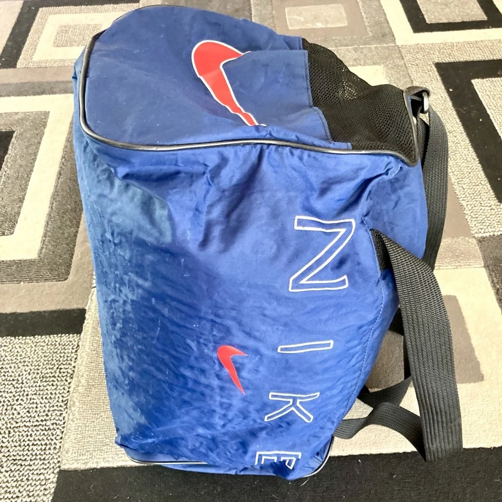 Vintage Nike Sport / Gym Bag - Picture 9 of 12